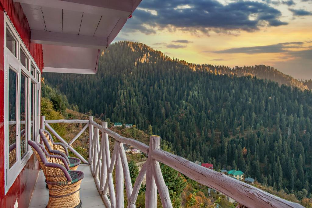 Nesta Narkanda Moonwake Cottages, Shimla Photo - 1
