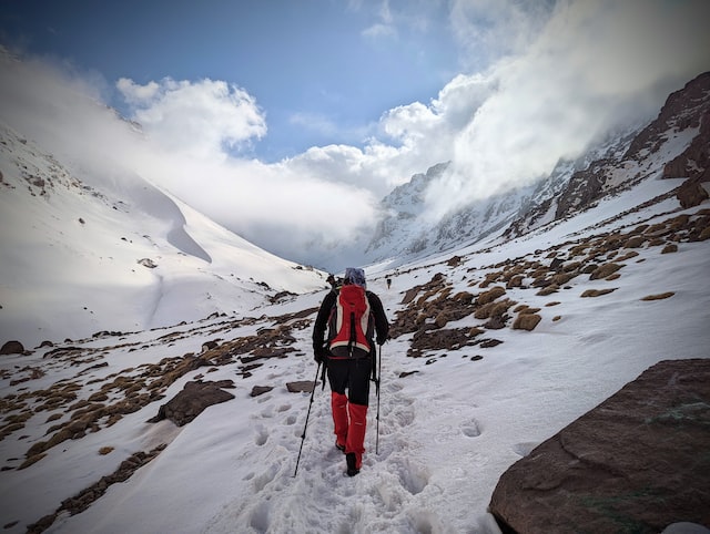chandarshila chopta snow trekking