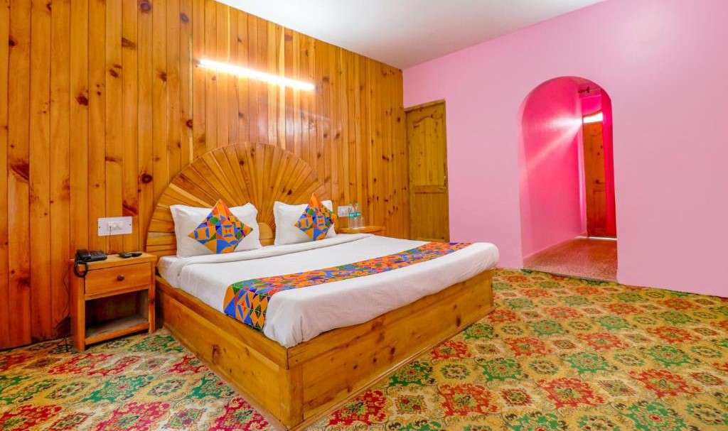 Hotel Forest Retreat, Aleo Photo - 1