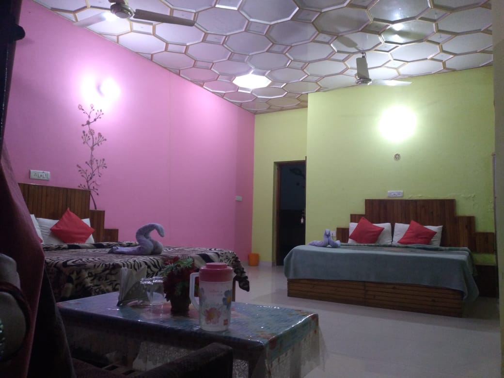 Midway Tourist Resorts, Slapper Photo - 1