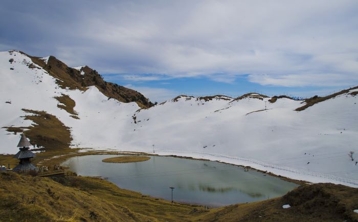 Prashar Lake Trek, Himachal Pradesh Photo - 0