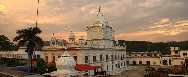 Gurudwara Ponta Sahib Photo - 1
